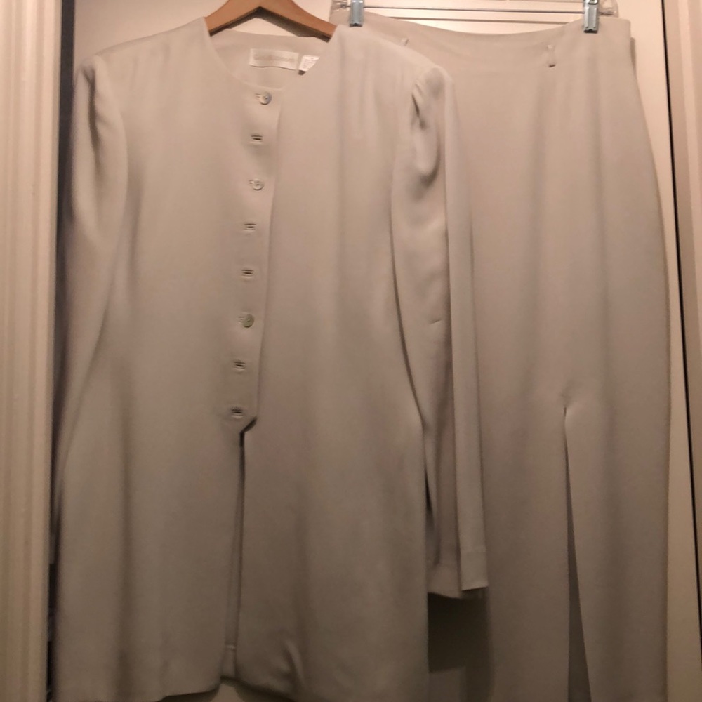Dana Bachman suit jacket and skirt